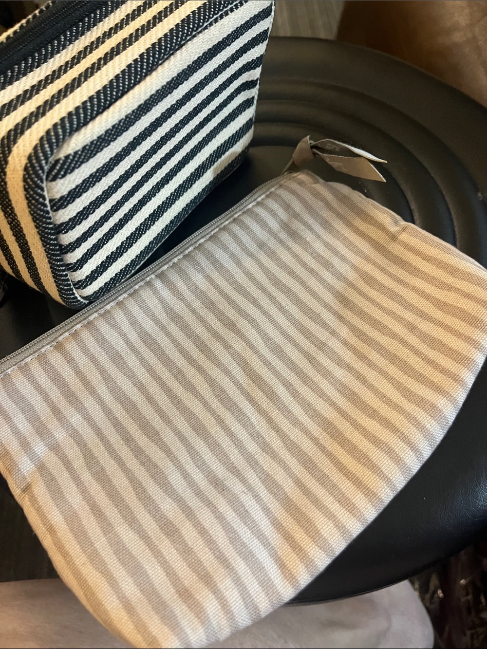 thirty-one Black and Cream Patterned Cosmetic Pouch Trio great condition 38 - Picture 3 of 8